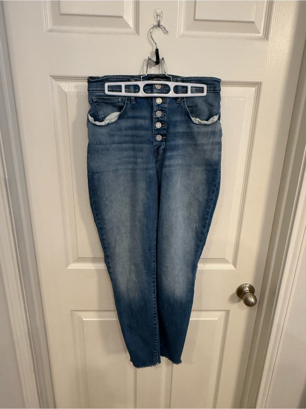Lucky Brand High-Rise Button-Fly Jeans in Medium Blue Wash